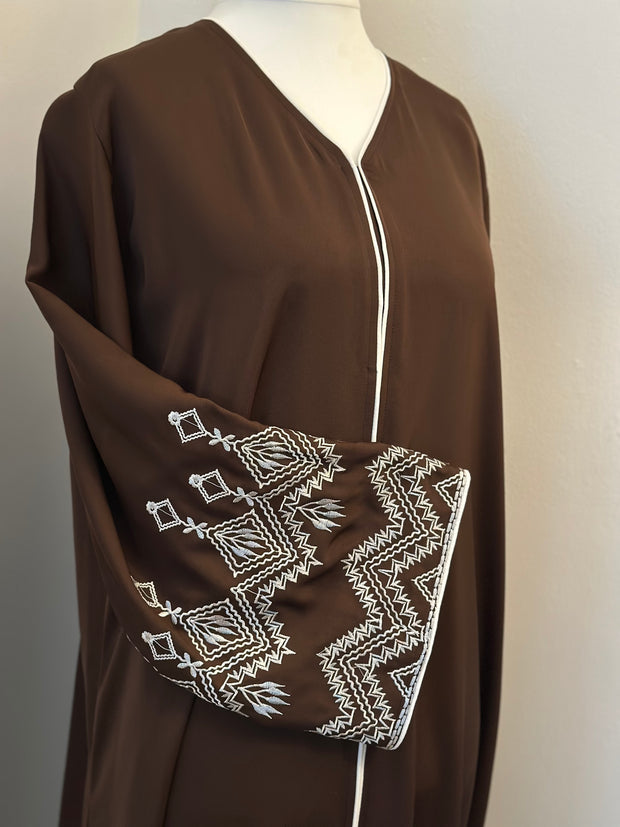 MUNǍ Abaya